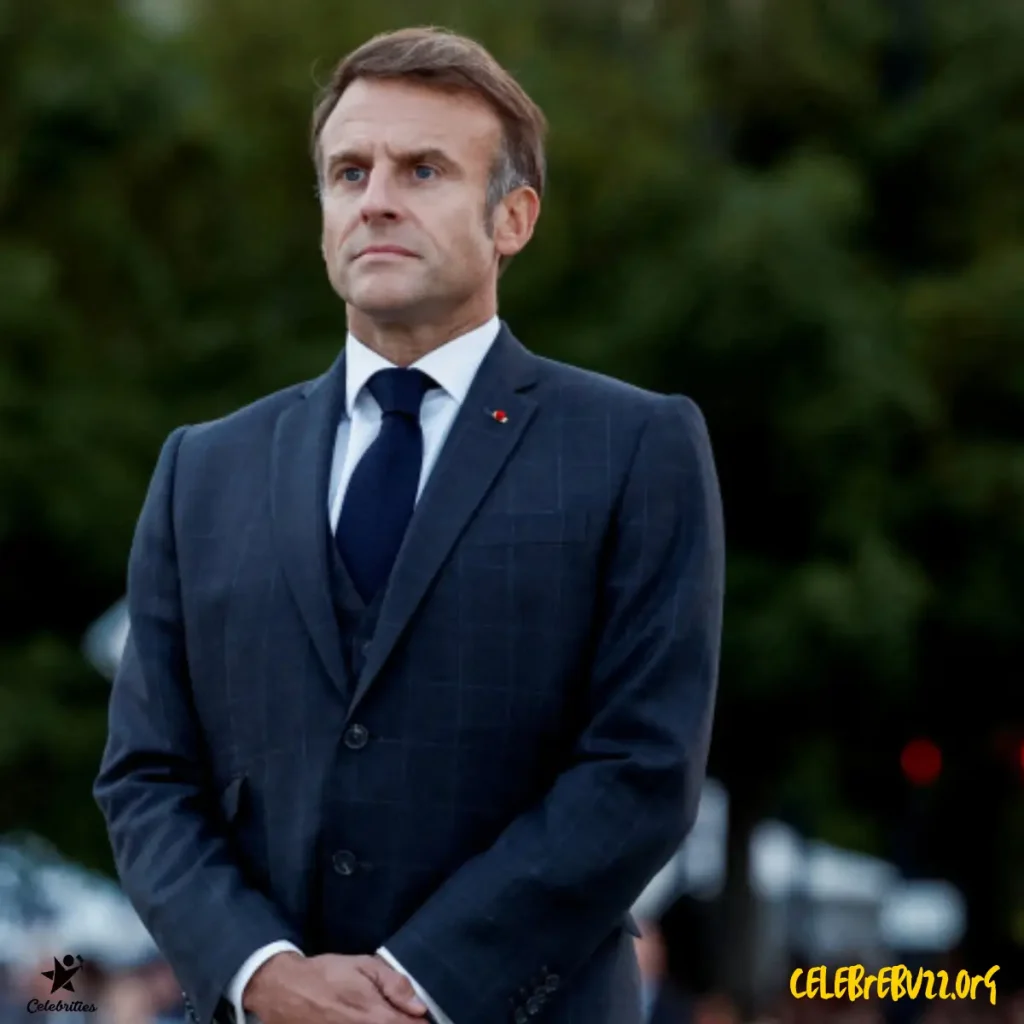 Qui est Emmanuel Macron 
